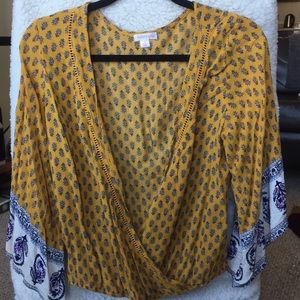 Cropped surplice floral top